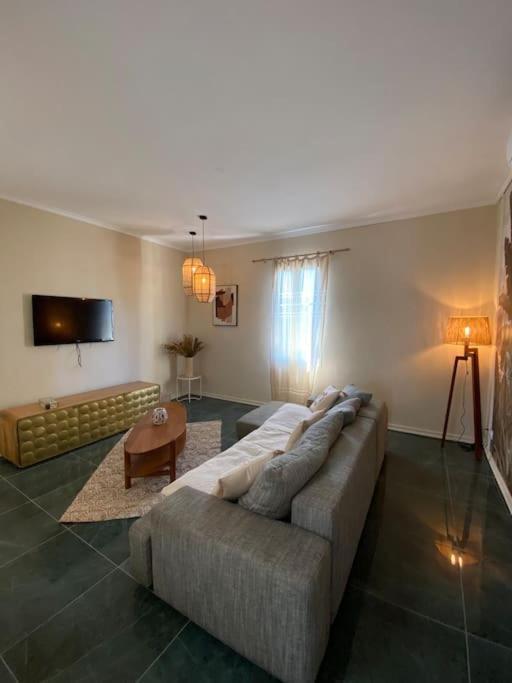 Merveilleuse Maison De Village Maillane Екстериор снимка