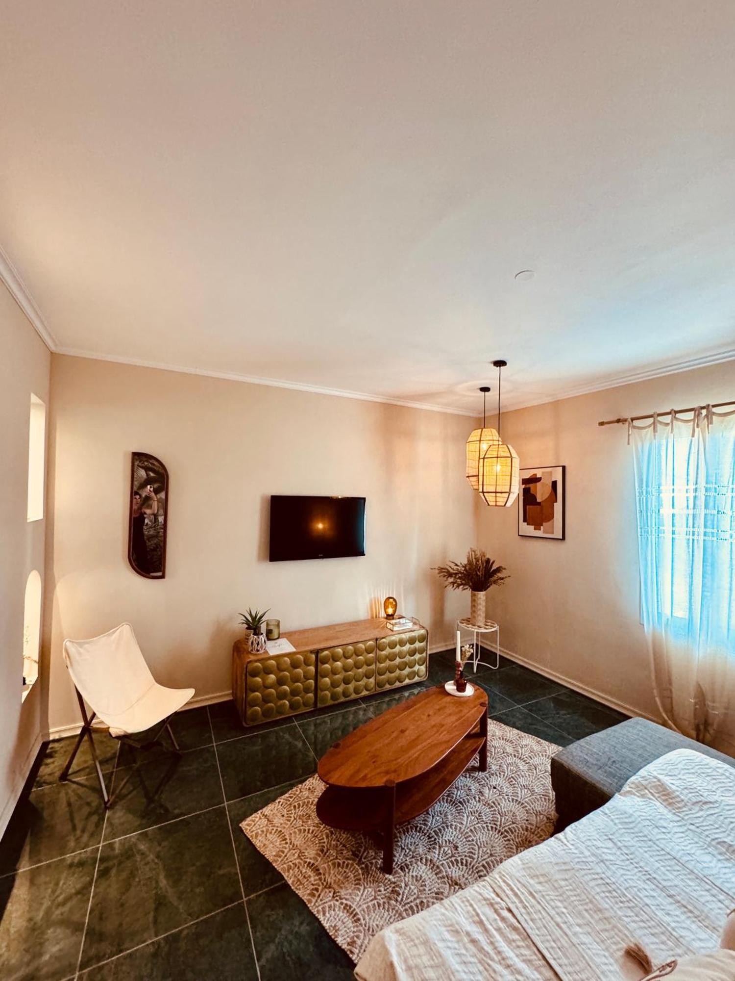 Merveilleuse Maison De Village Maillane Екстериор снимка